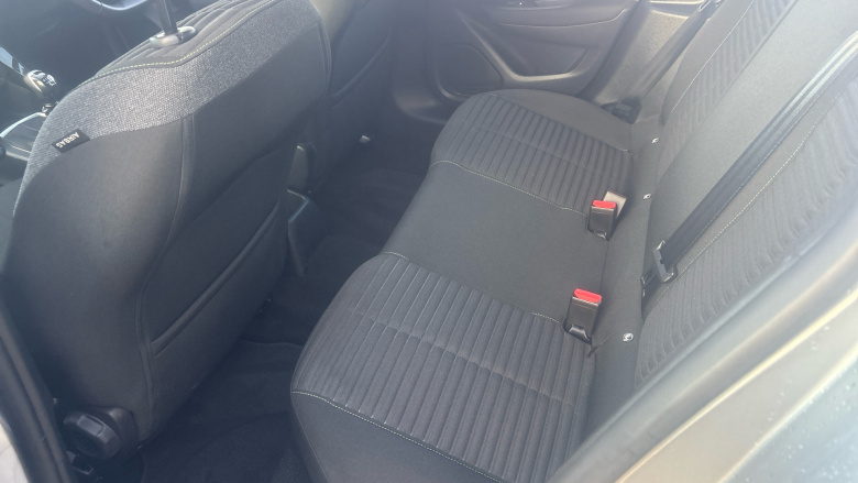 Peugeot 208 1.2 PureTech 100 Active 5dr Petrol Hatchback